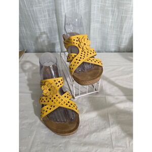 Annie Comfort Yellow Flower Accent Wedge Sandals Comfort‎ Slides Size 10